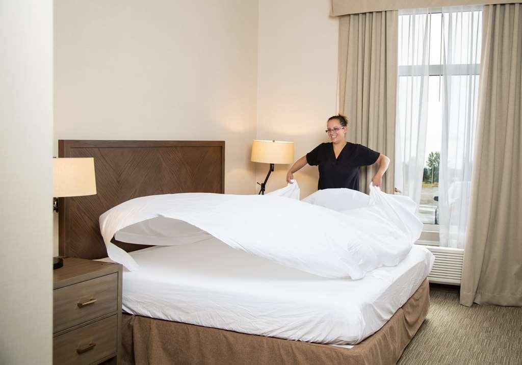 Pomeroy Inn & Suites プリンスジョージ 部屋 写真