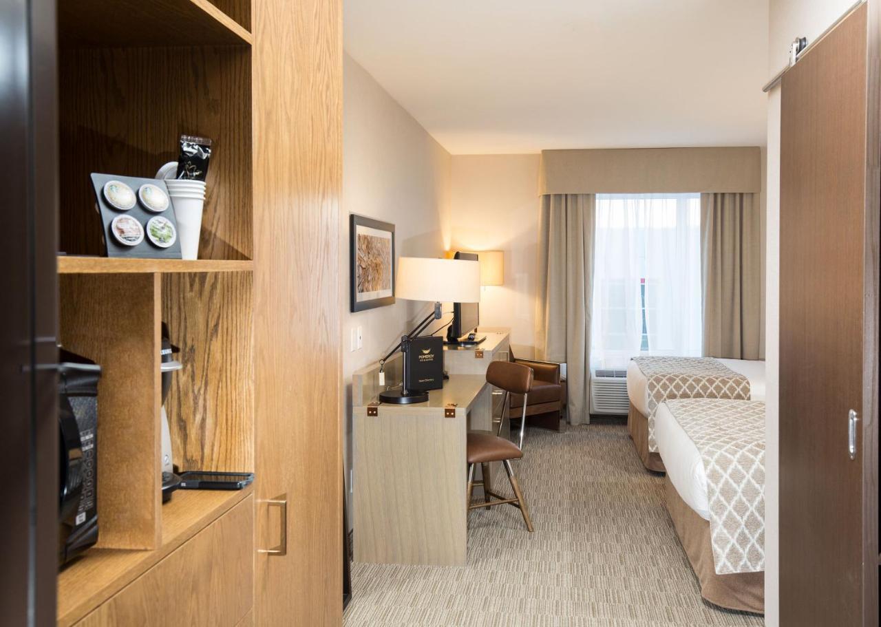 Pomeroy Inn & Suites プリンスジョージ エクステリア 写真