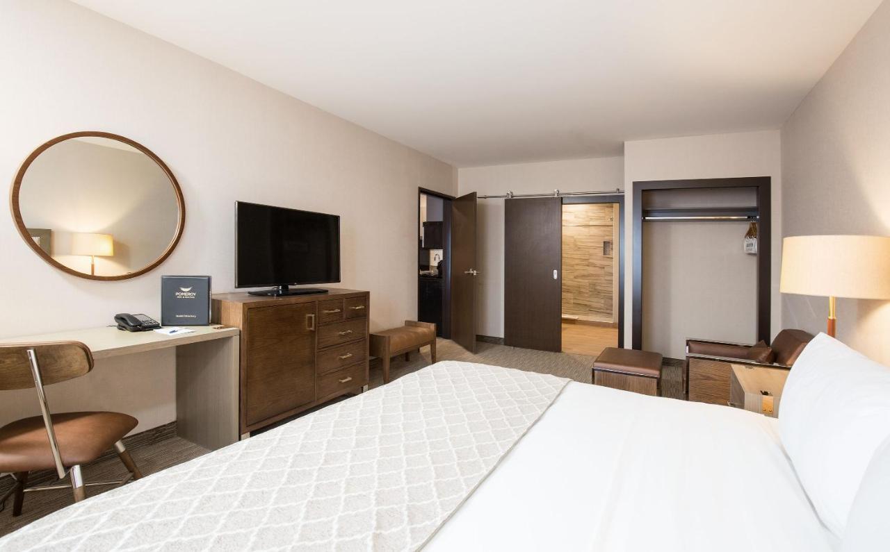 Pomeroy Inn & Suites プリンスジョージ エクステリア 写真