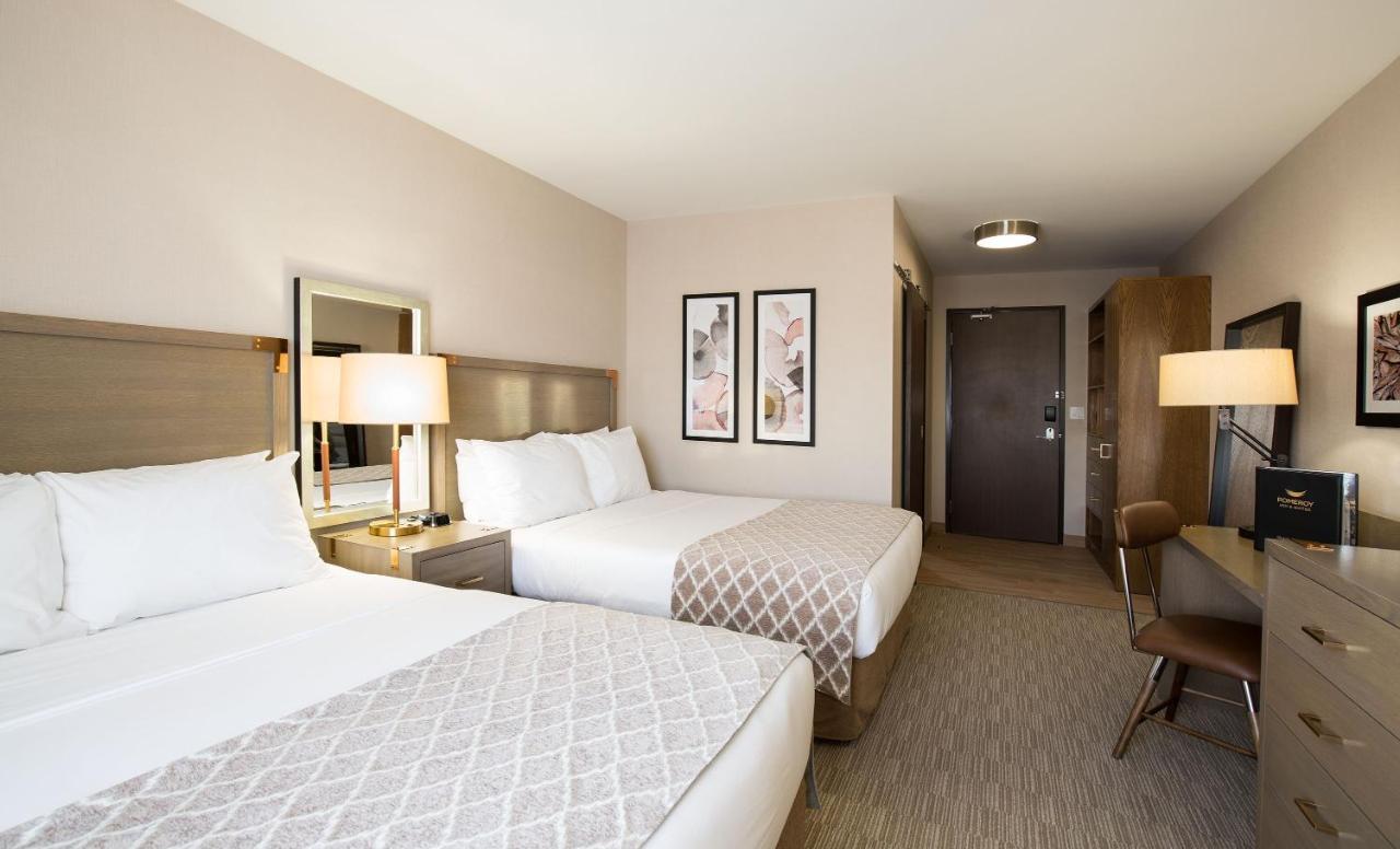 Pomeroy Inn & Suites プリンスジョージ エクステリア 写真