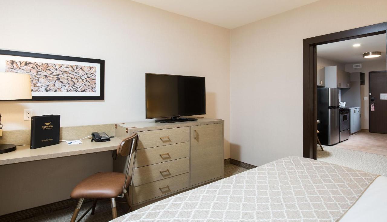 Pomeroy Inn & Suites プリンスジョージ エクステリア 写真