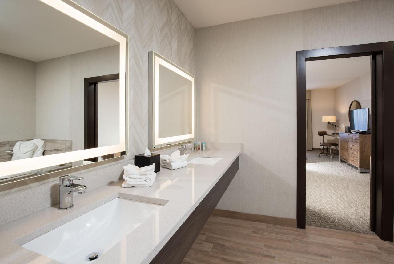 Pomeroy Inn & Suites プリンスジョージ エクステリア 写真