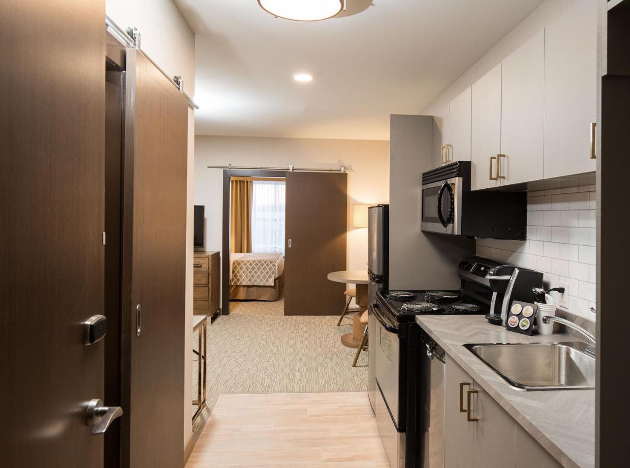 Pomeroy Inn & Suites プリンスジョージ エクステリア 写真